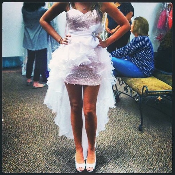 Prom Dress. - Picture 2 of 8